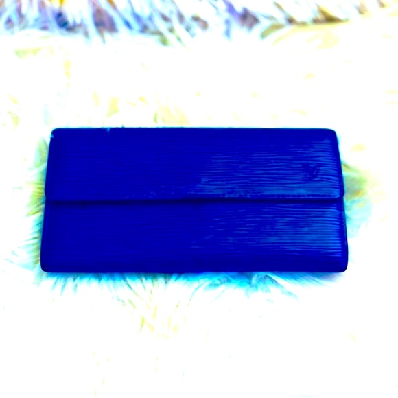 Authentic Louis Vuitton  Epi Long Wallet. Serial Code: CA0929 - Picture 6 of 7